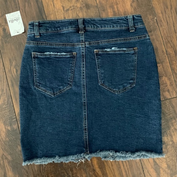 AprilJeans Denim Skirt - Picture 2 of 4
